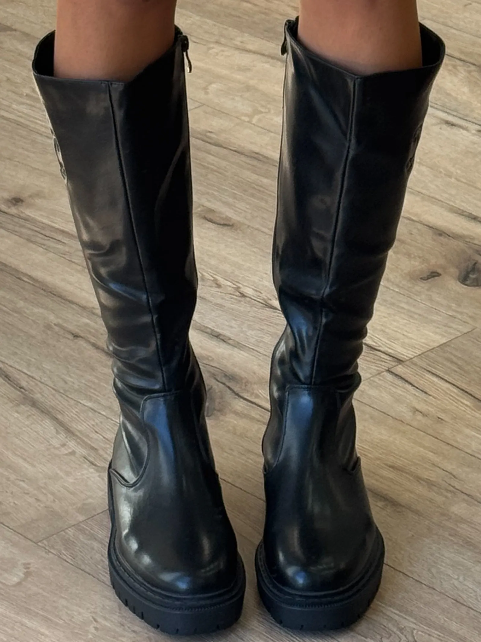 Axel Chunky Platform Boots | Black