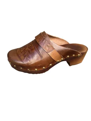 Bosabo Classic Clogs - Embossed Antique Tan