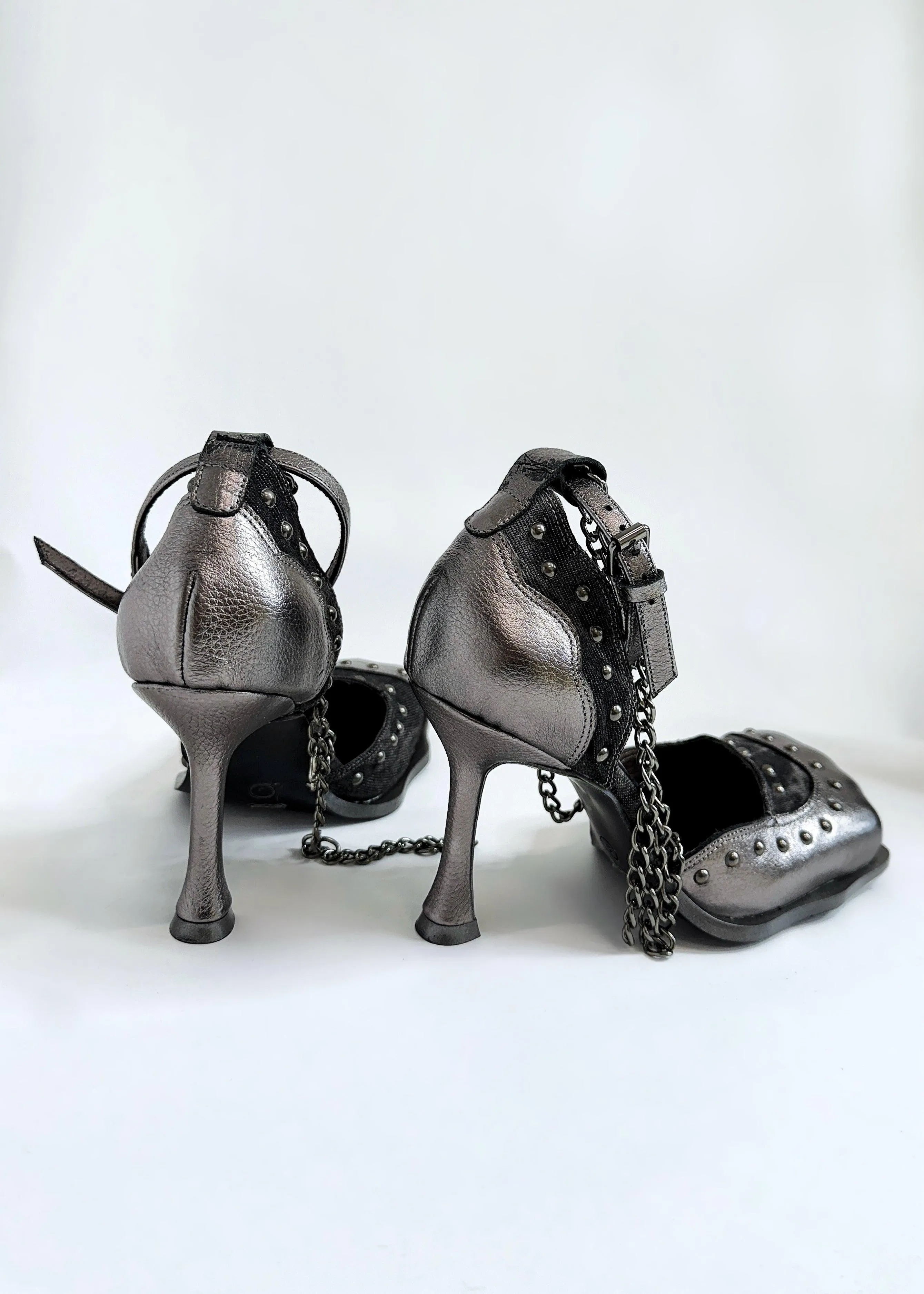 Dark Gray 4 Toe Pump