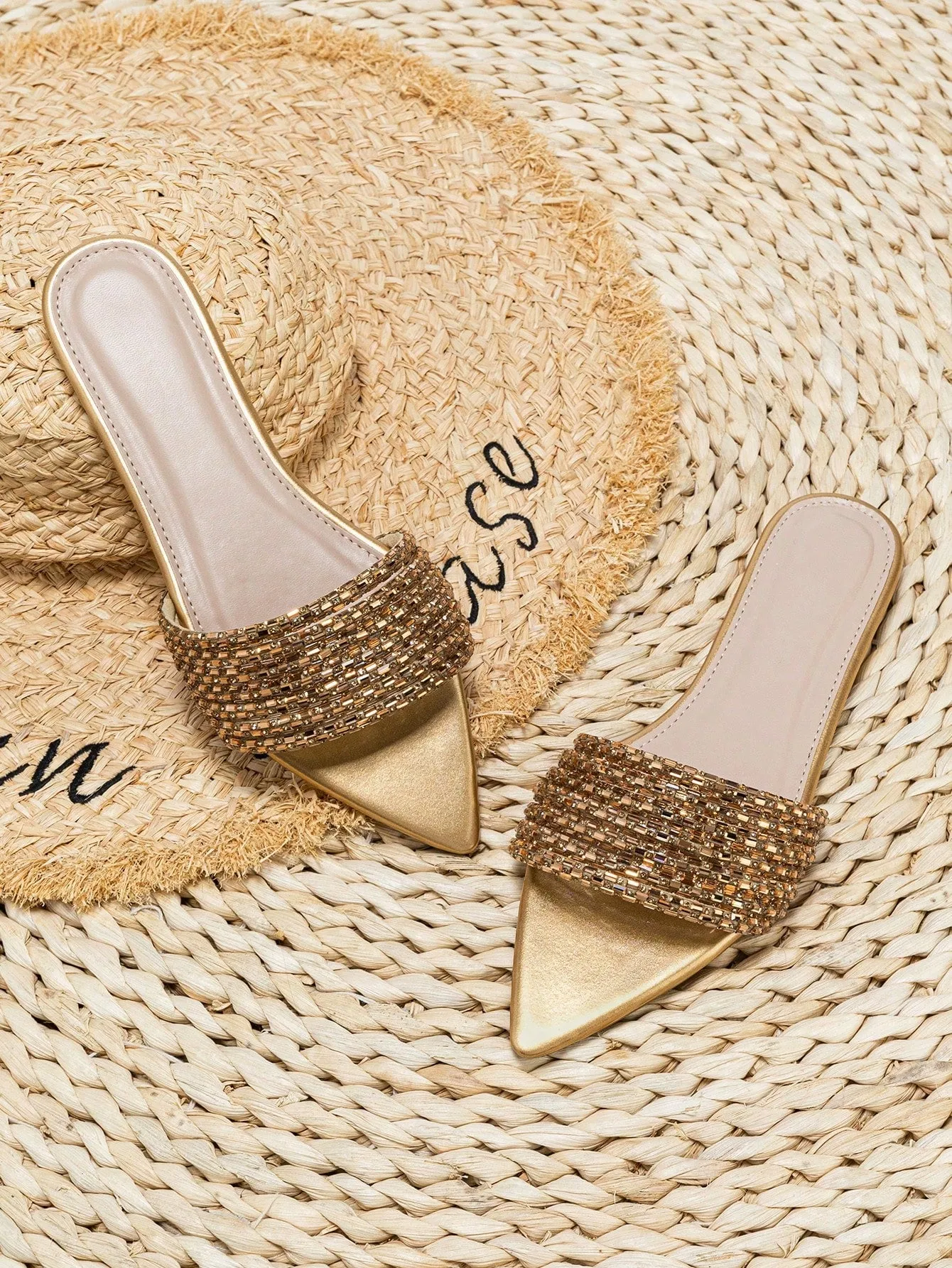 Glamorous Flat Slippers With Rhinestone Decor Glass Point Open Toe Slide Sandals