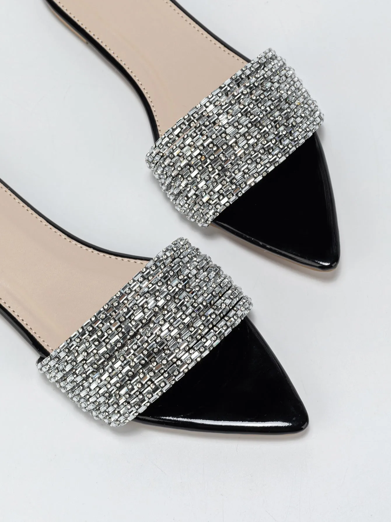 Glamorous Flat Slippers With Rhinestone Decor Glass Point Open Toe Slide Sandals