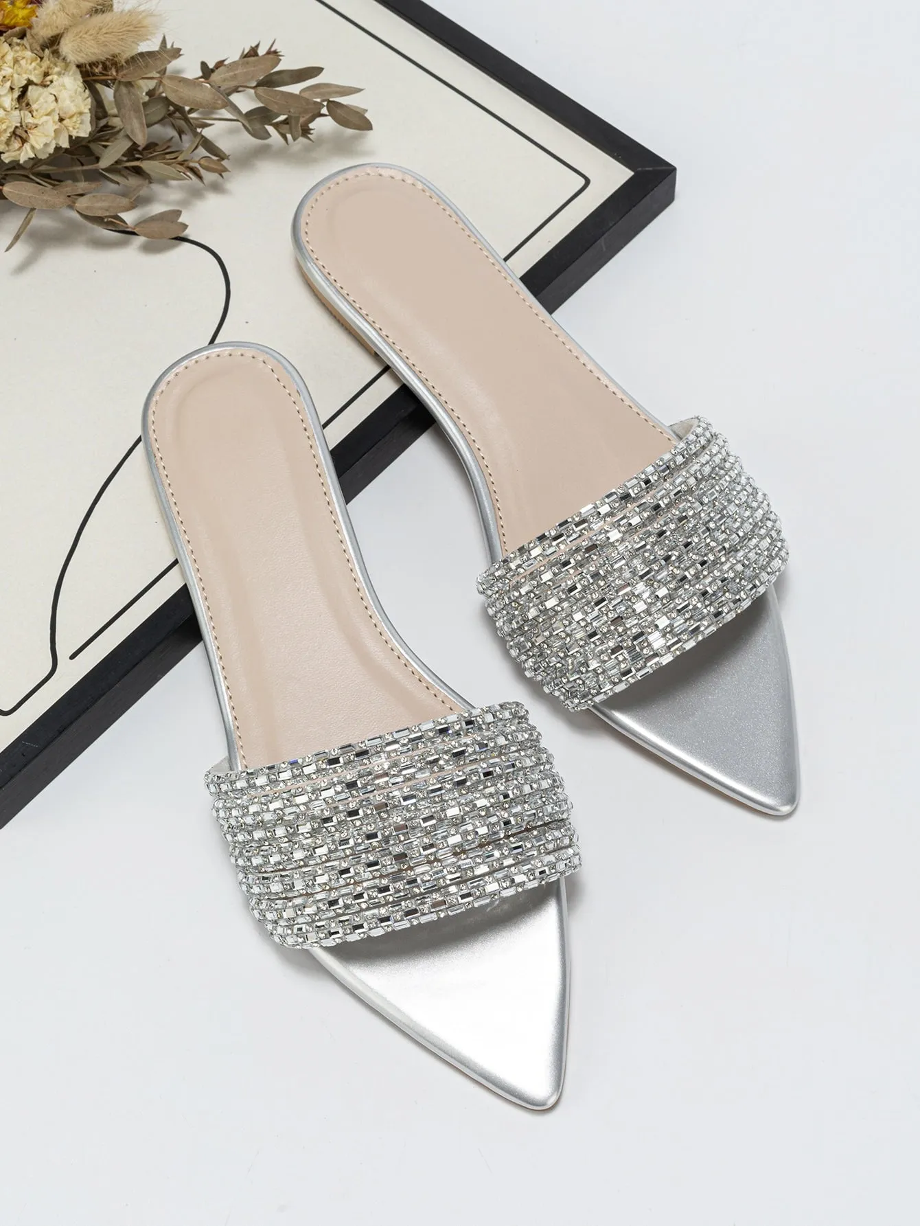 Glamorous Flat Slippers With Rhinestone Decor Glass Point Open Toe Slide Sandals