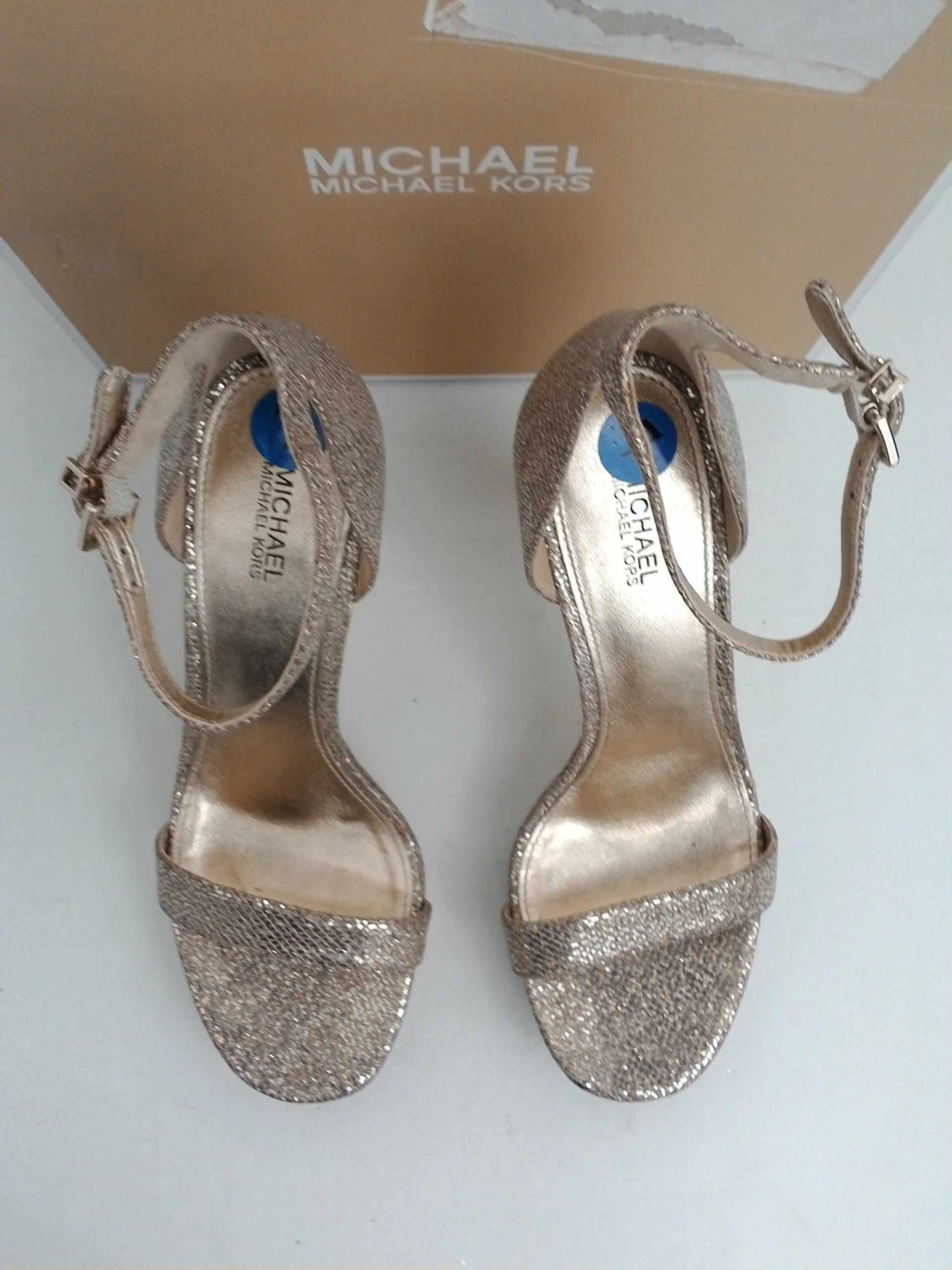 Michael Kors Women's Margot Platform Silver Sand Glitter Size 7 M