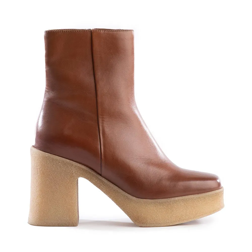 Seychelles Navigate Boot in Cognac Leather