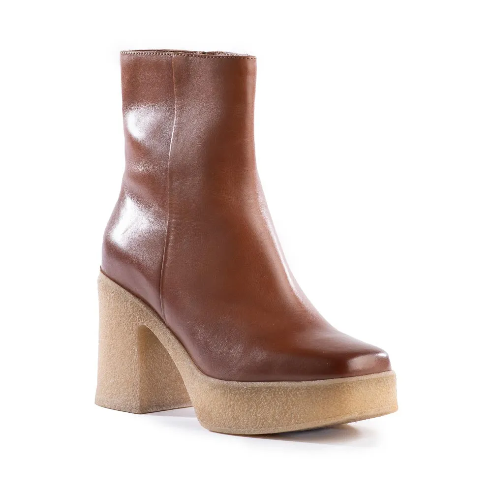 Seychelles Navigate Boot in Cognac Leather