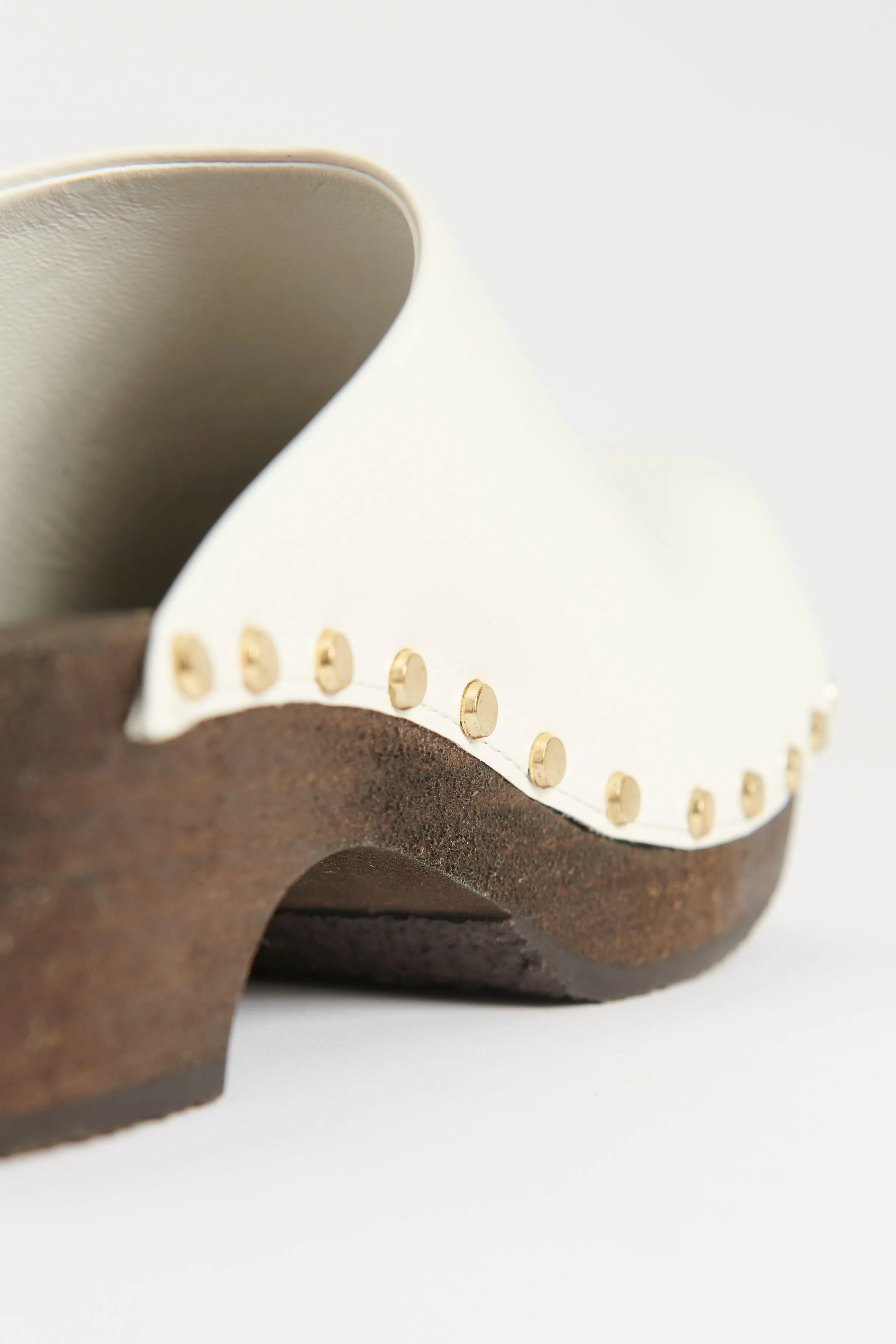 White Leather Wooden Heel Preowned Clogs
